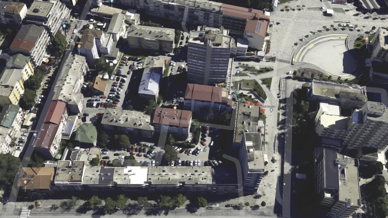 Boulevard Prishtina Enes Приштина Екстер'єр фото